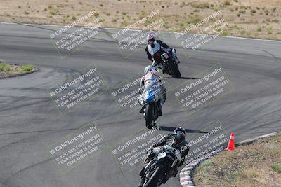 media/Apr-20-2025-AHRMA (Sun) [[393a79c373]]/Race/group 10 early race/Turn 4b/